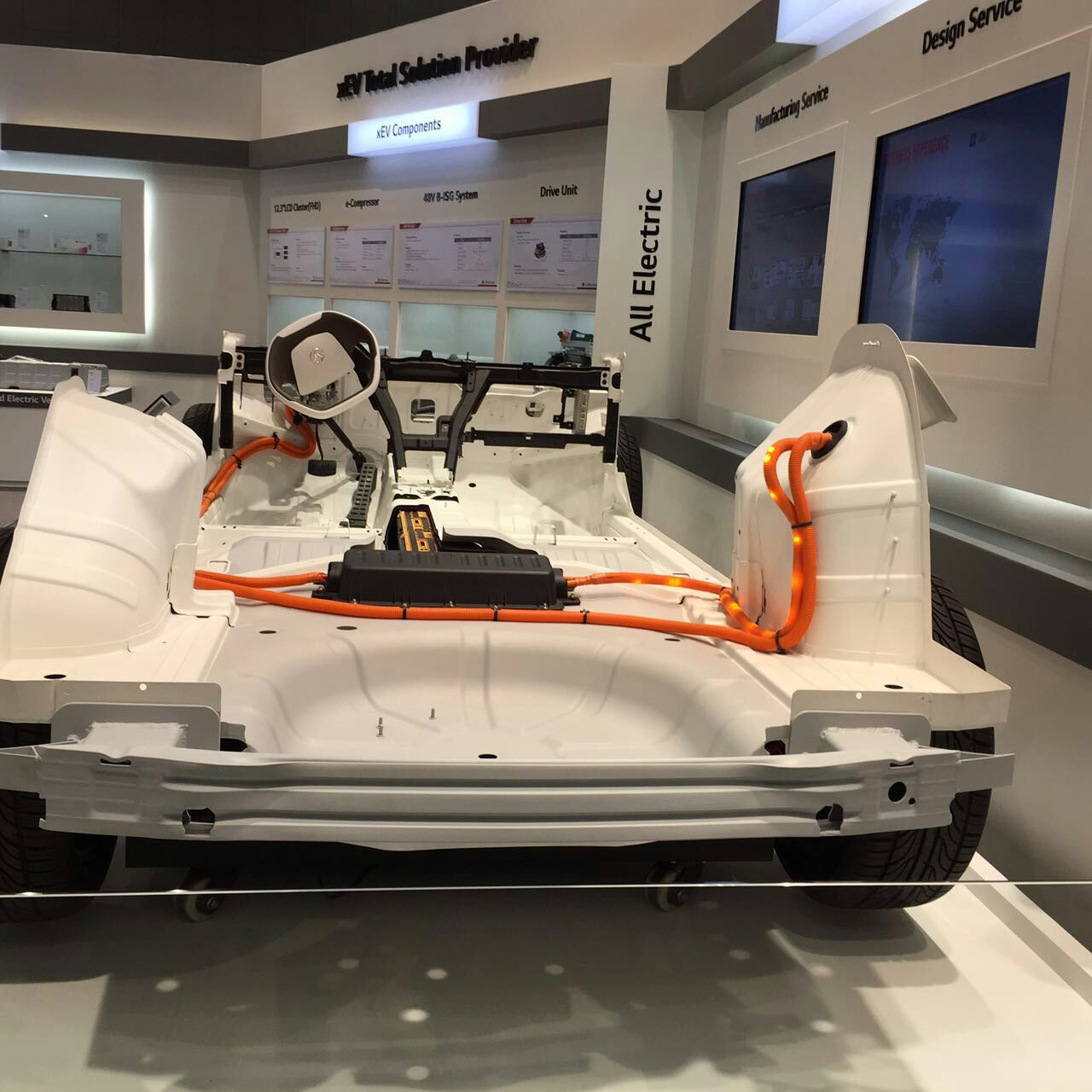 OMG a participé au salon de la voiture électrique EVS28 à Séoul, en Corée du Sud OMG a participé au salon de la voiture électrique EVS28 à Séoul, en Corée du Sud