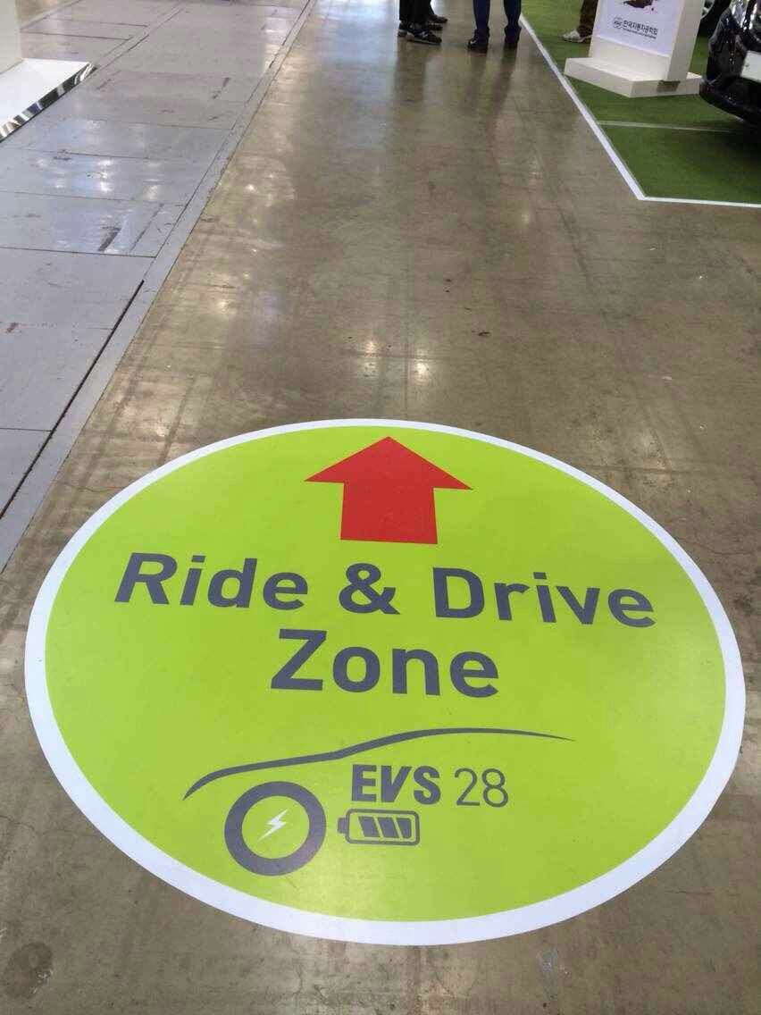 OMG a participé au salon de la voiture électrique EVS28 à Séoul, en Corée du Sud OMG a participé au salon de la voiture électrique EVS28 à Séoul, en Corée du Sud