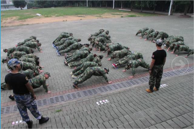 Formation de développement de l'Académie militaire OMG Huangpu 2016 Formation de développement de l'Académie militaire OMG Huangpu 2016